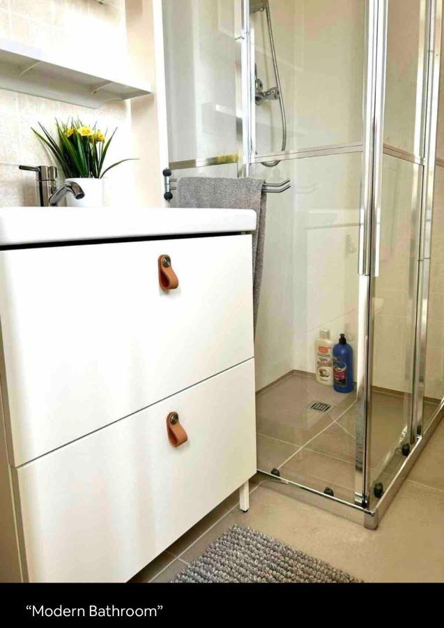 Wellness Bungalow With Jacuzzi &Sauna&Private Garden Near Amsterdam Vijfhuizen Esterno foto